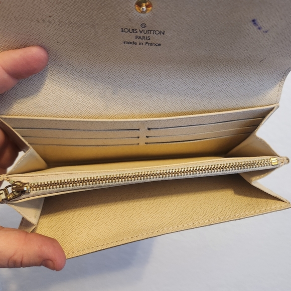 💯 Authentic Damier Azur Wallet - Picture 12 of 14